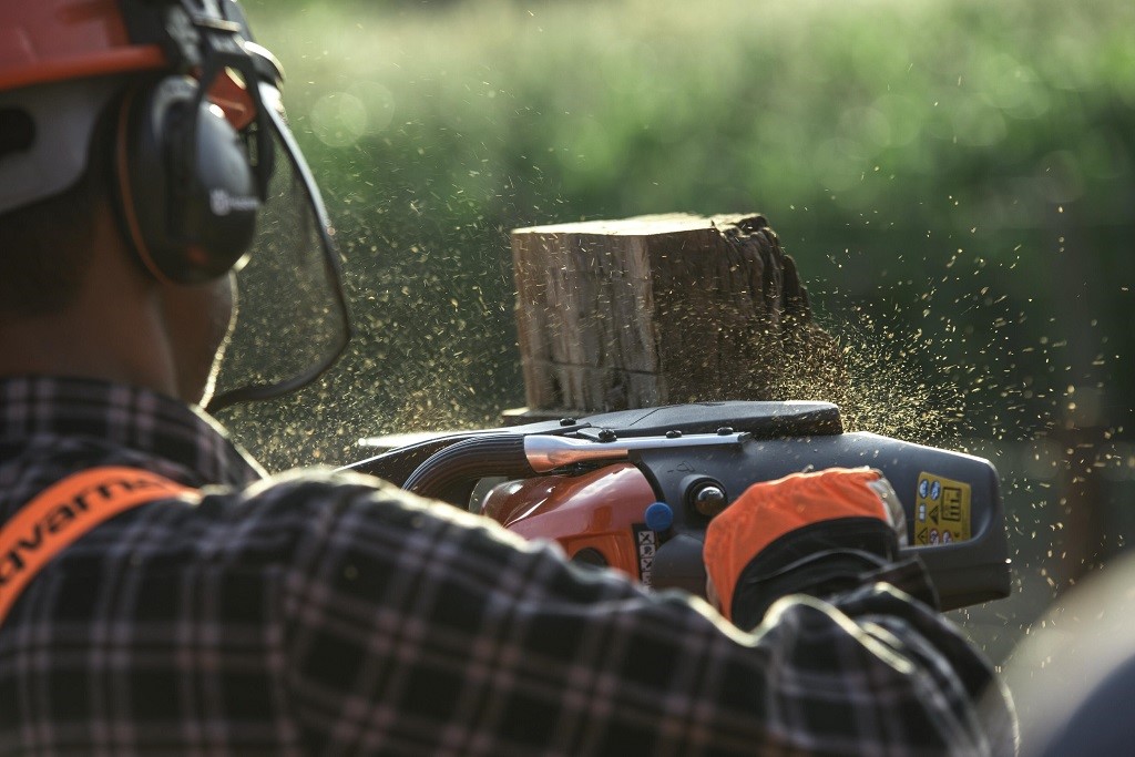 favágó gép Husqvarna