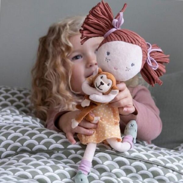 tökéletes játékbaba