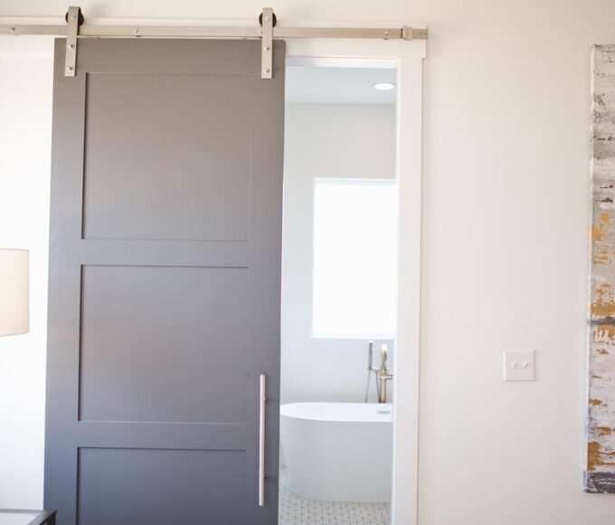 tolóajtó vasalatok